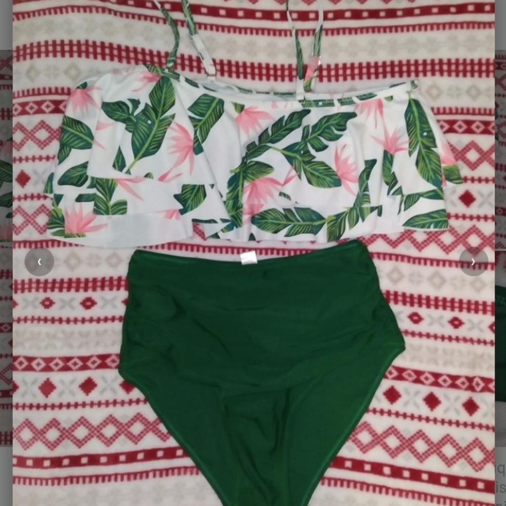 NWOT high-waisted bikini S